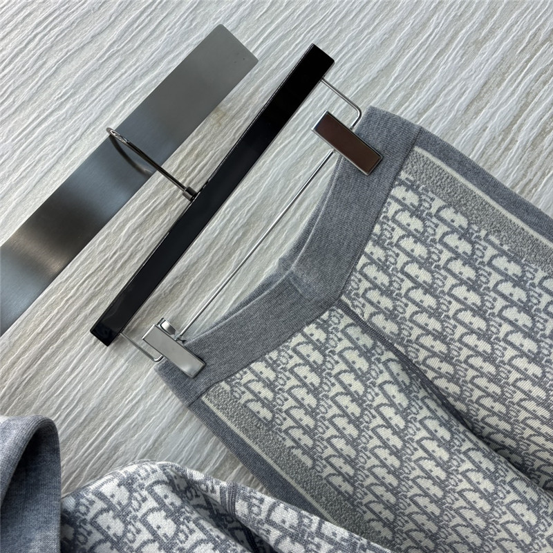 D10r reversible suit