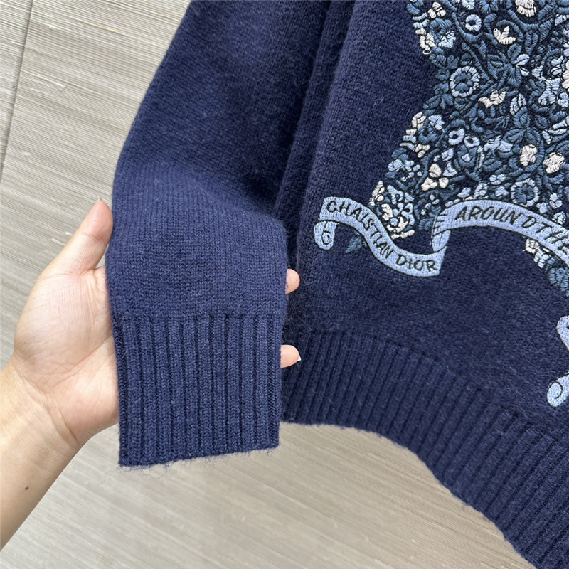 D10r embroidered wool sweater navy
