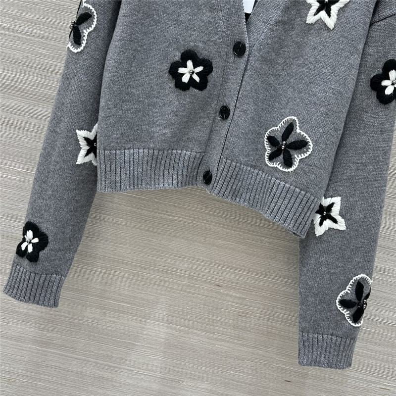 Va1e*ntin0 cropped floral cardigan grey