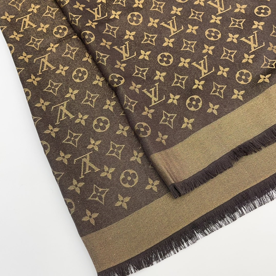 l0vis Vvtt0n lv gold and silver thread shawl