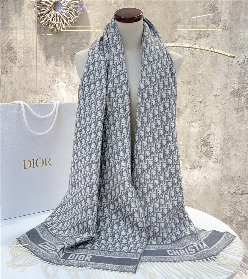 D10r cashmere printed scarf