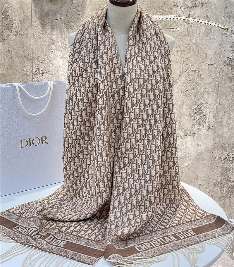 D10r cashmere printed scarf