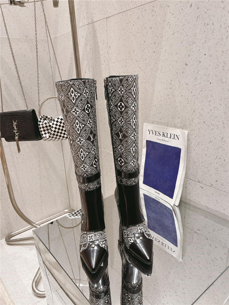l0vis Vvtt0n black white monogram high boots