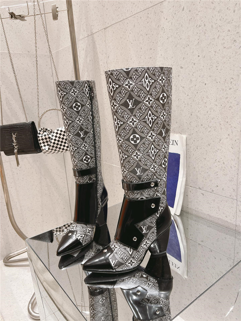 l0vis Vvtt0n black white monogram high boots