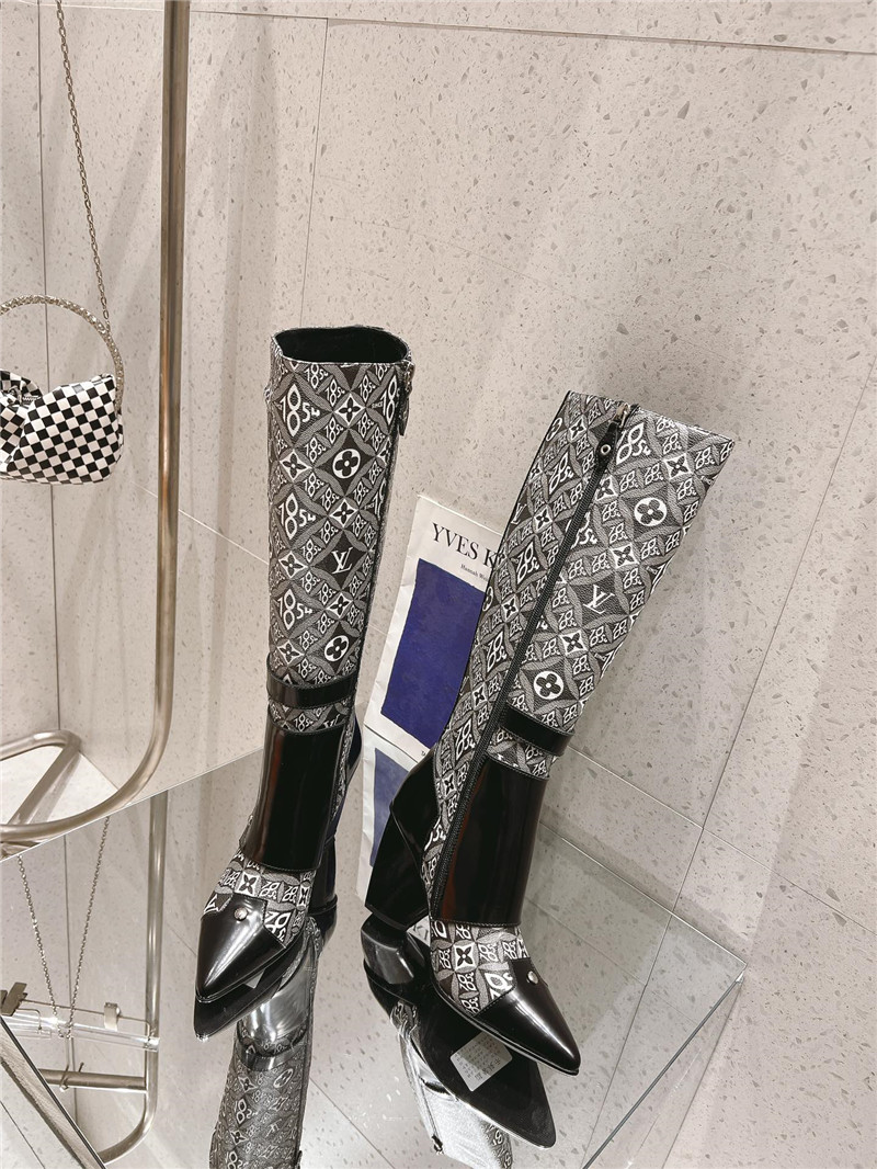 l0vis Vvtt0n black white monogram high boots