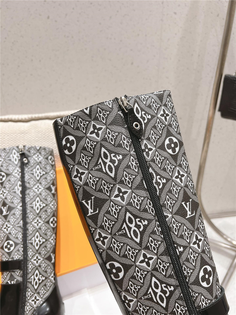 l0vis Vvtt0n black white monogram high boots