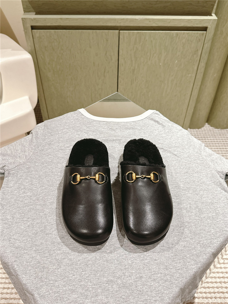 Gvc*1 wool horsebit mule in black leather