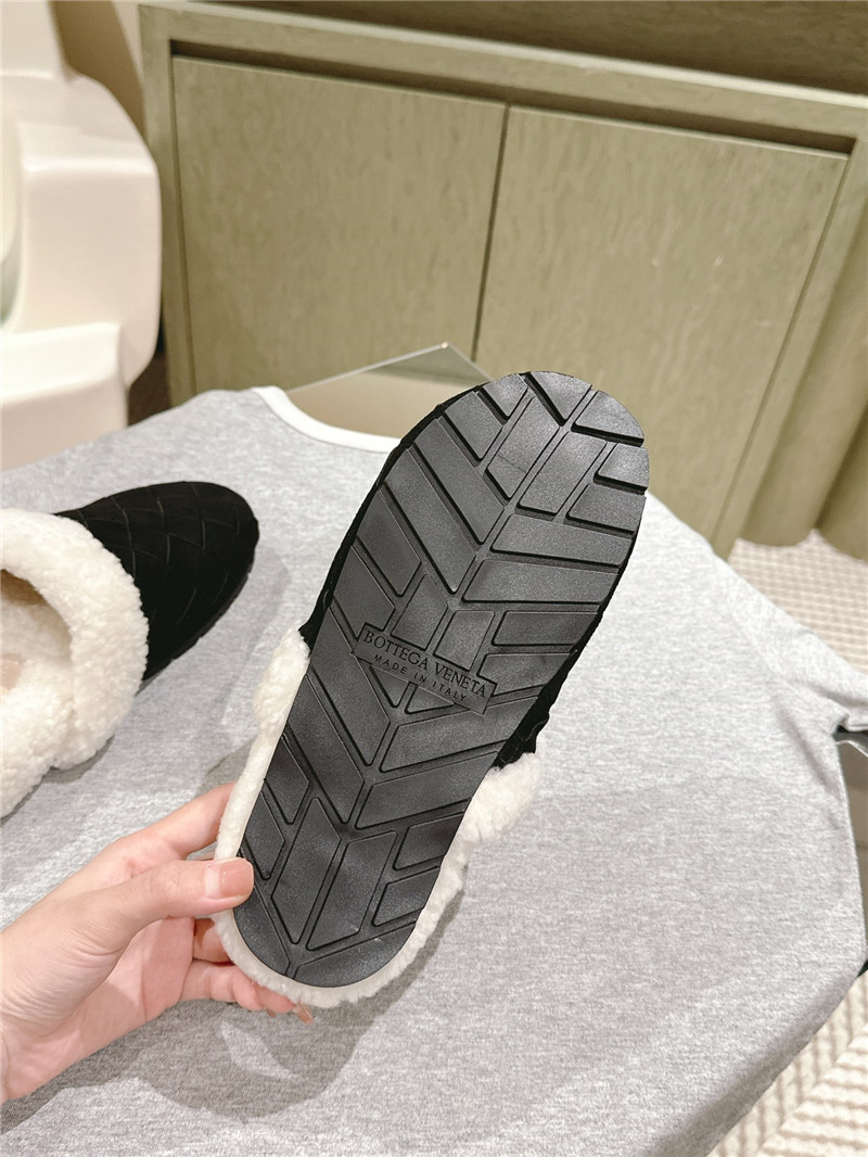 b0tt*ga Ven*ta black suede fur reggie slippers