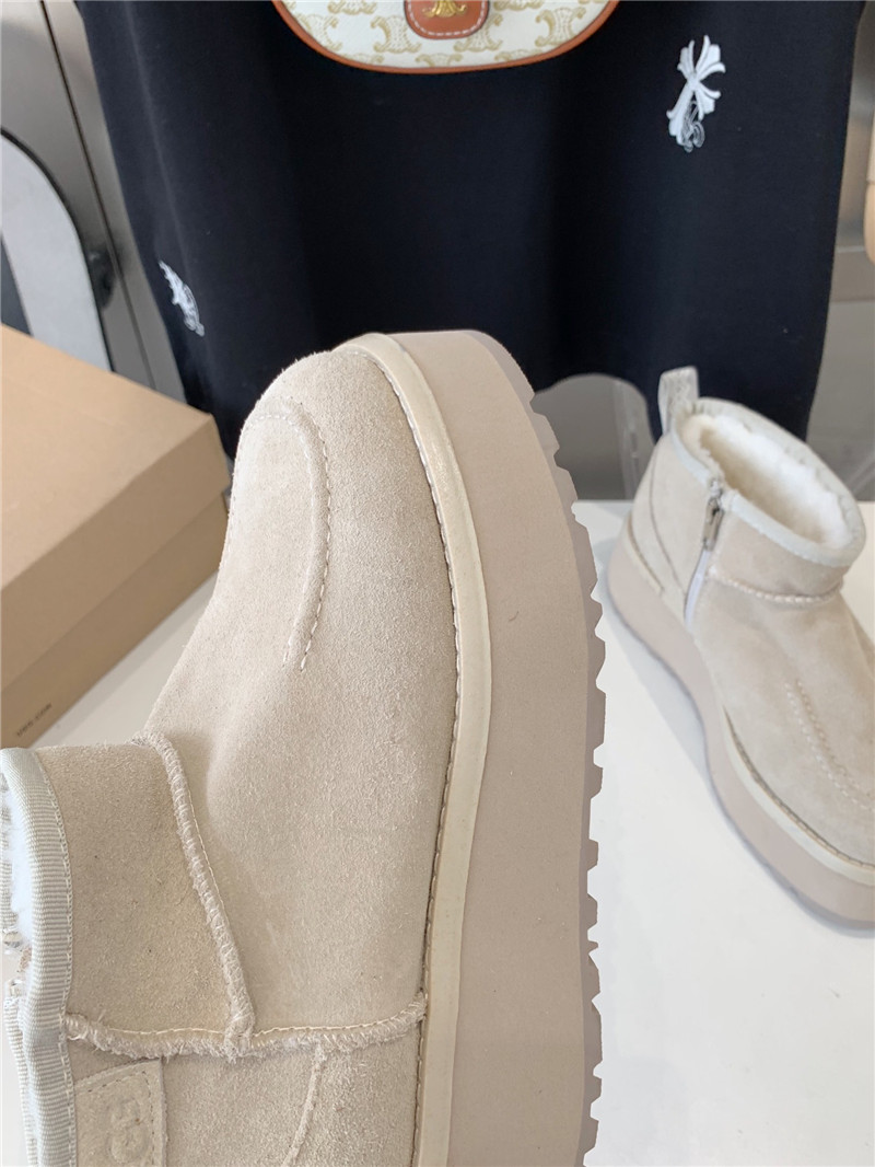 UGG Ultra Mini Platform Boots in Beige