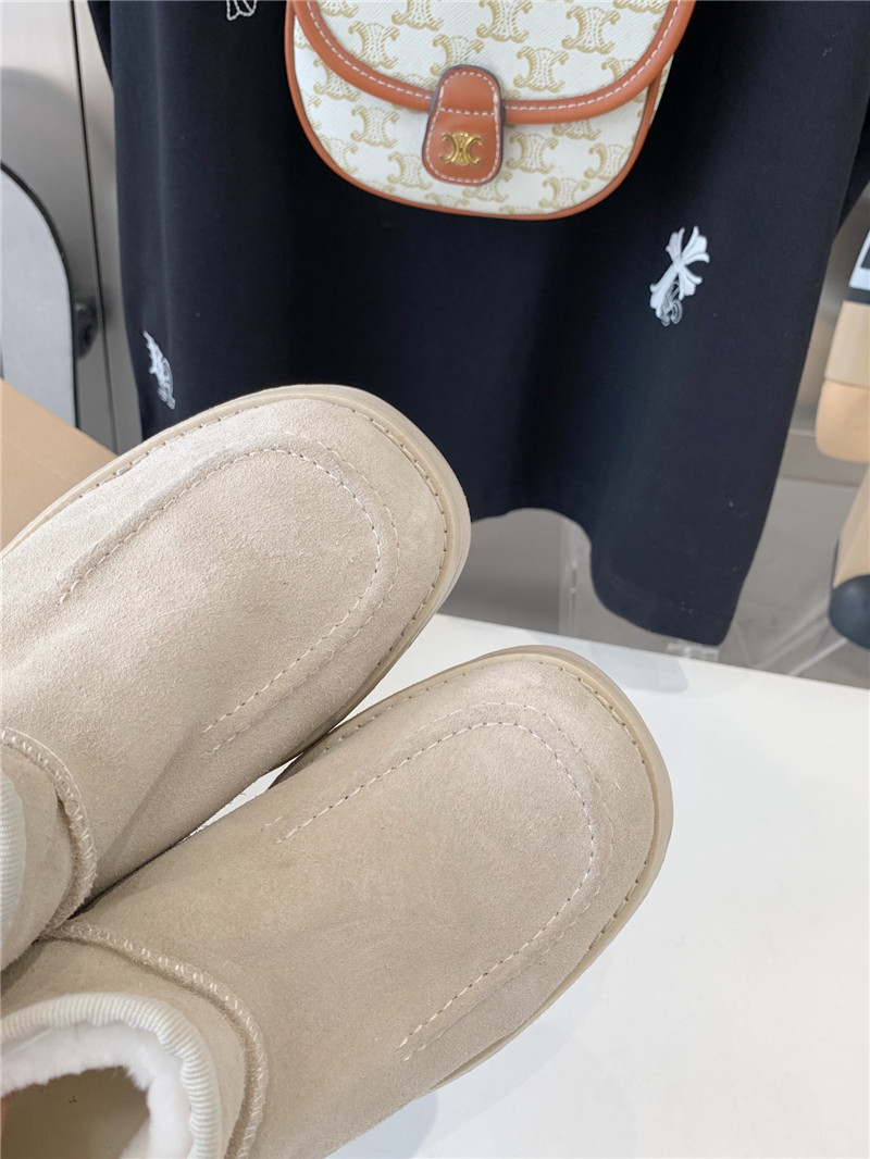 UGG Ultra Mini Platform Boots in Beige