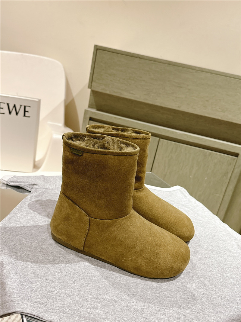 L0ew* green suede lago shearling boots