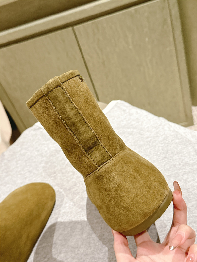 L0ew* green suede lago shearling boots