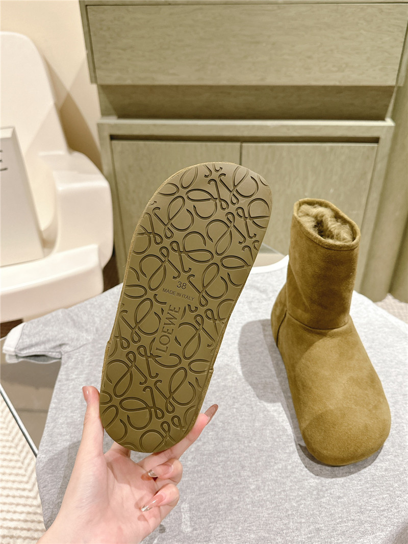 L0ew* green suede lago shearling boots