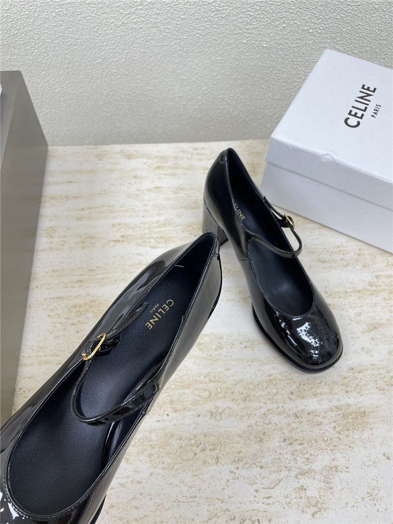 Ce1i*e lily triomphe patent pumps black