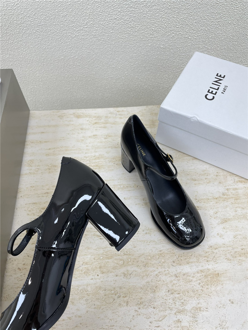 Ce1i*e lily triomphe patent pumps black