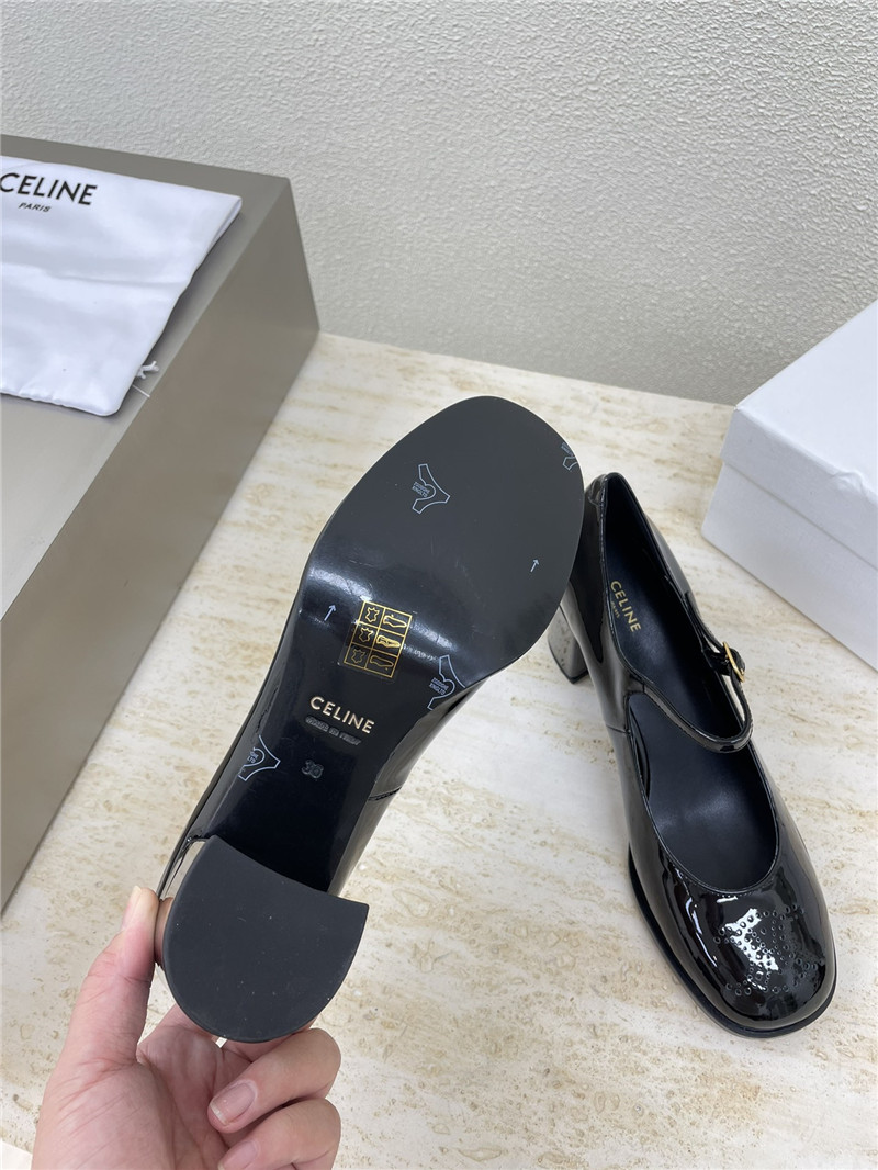 Ce1i*e lily triomphe patent pumps black