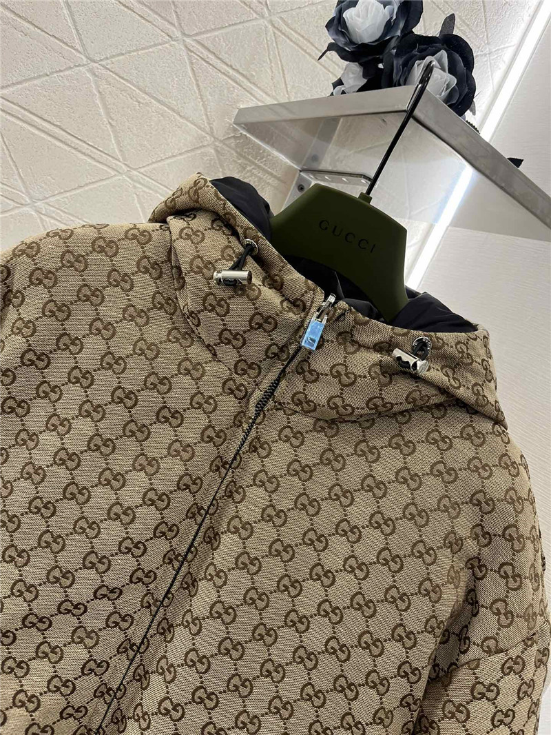 Gvc*1 reversible hooded down jacket