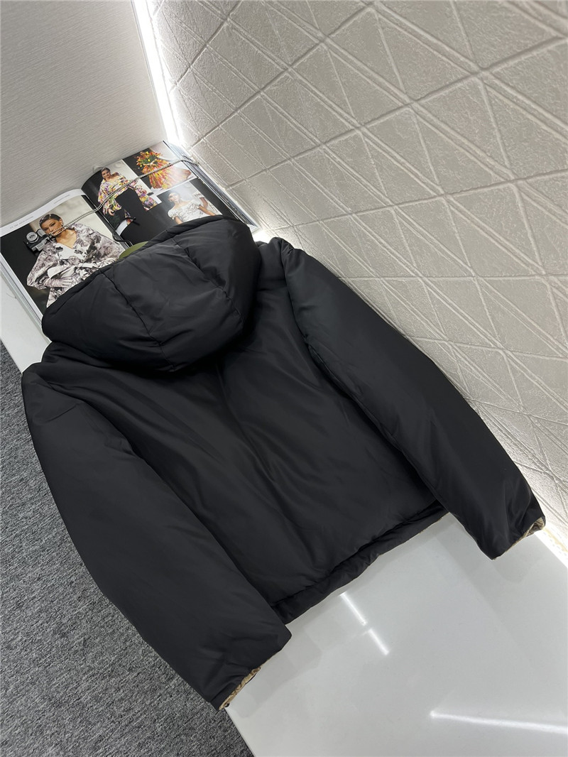 Gvc*1 reversible hooded down jacket
