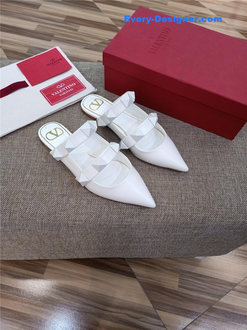 Va1e*ntin0 logo bronzing sandals