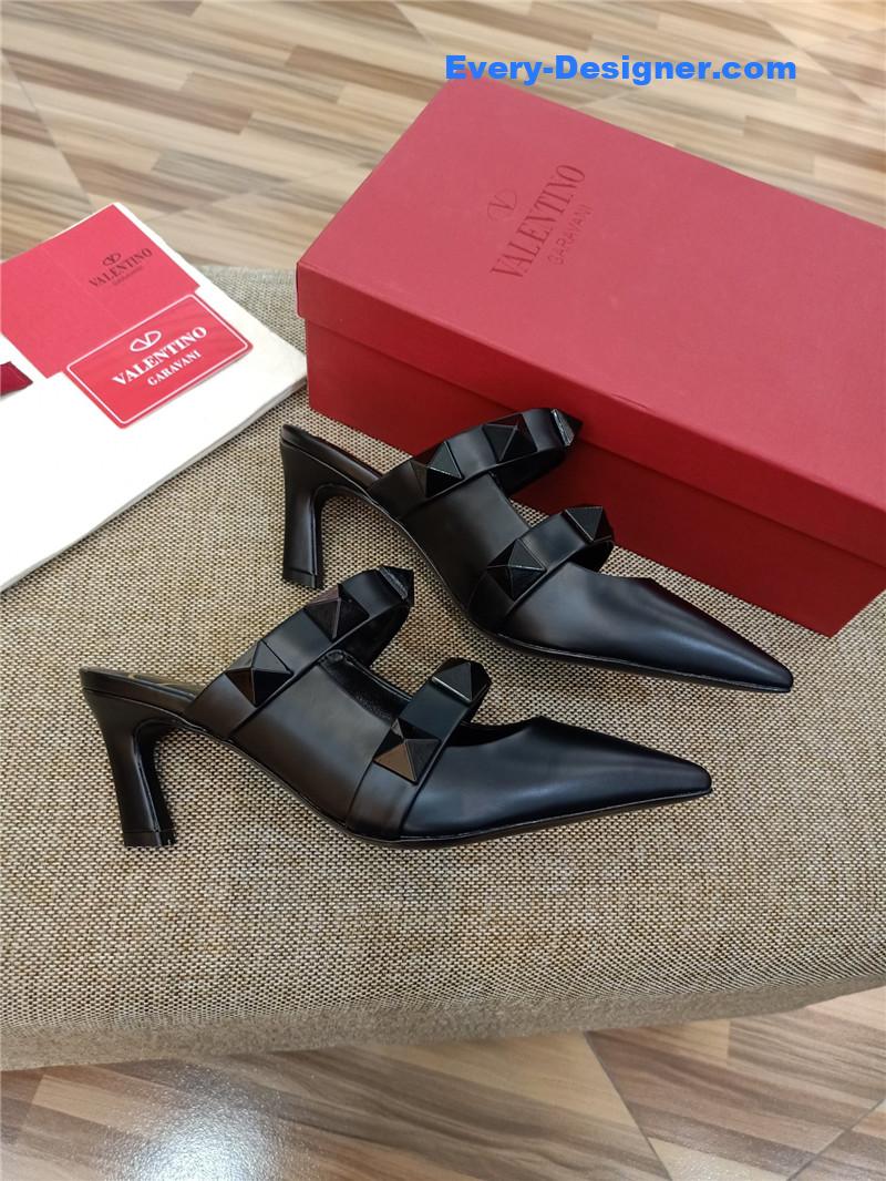 Va1e*ntin0 logo bronzing sandals