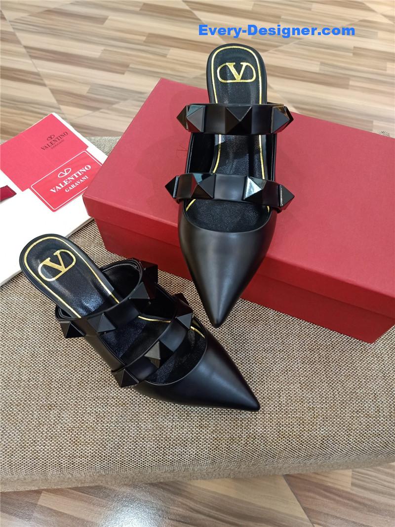 Va1e*ntin0 logo bronzing sandals