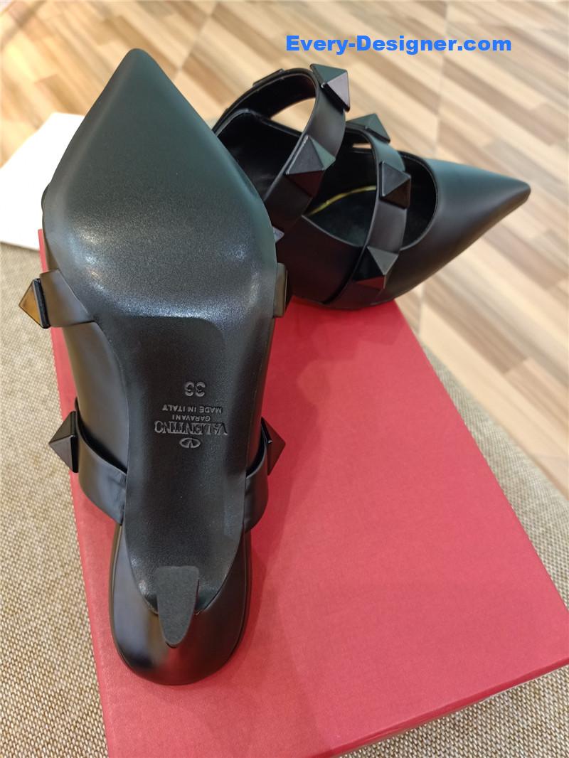 Va1e*ntin0 logo bronzing sandals