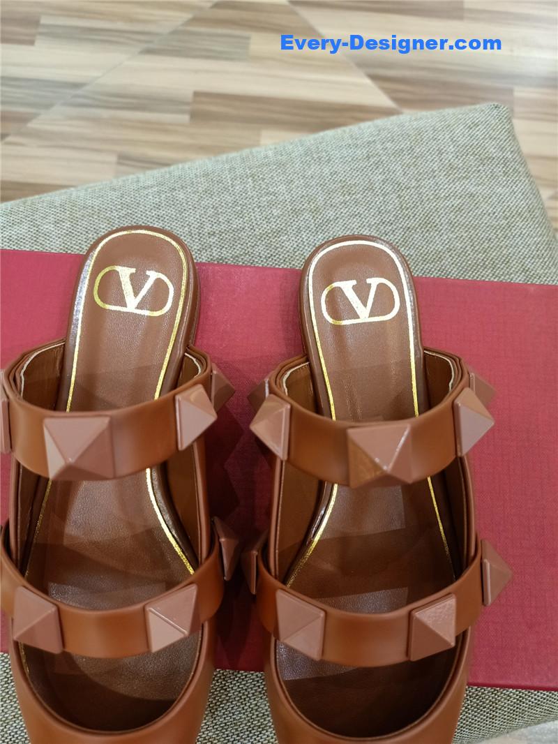 Va1e*ntin0 logo bronzing sandals