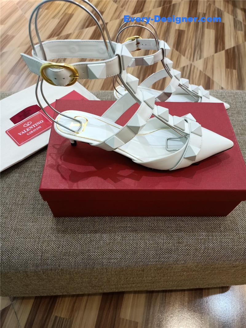 Va1e*ntin0 logo bronzing sandals