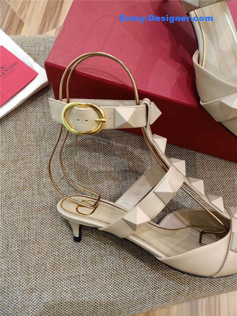 Va1e*ntin0 logo bronzing sandals