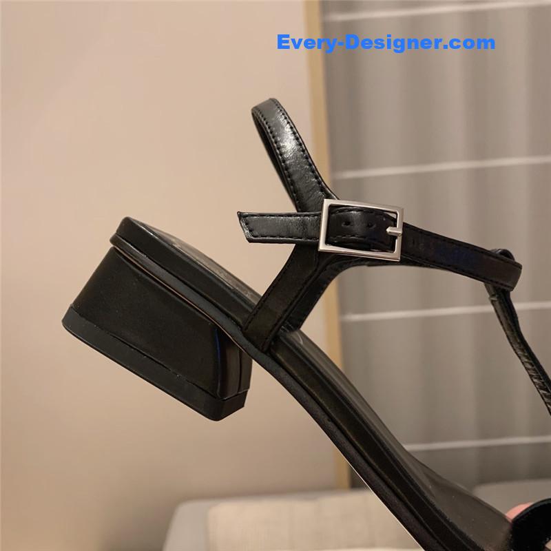 Roger vivier square buckle sandals