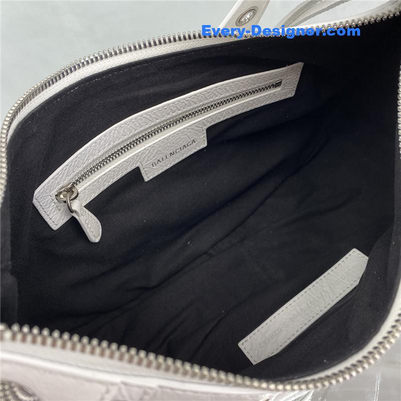 Ba1en*iaga le cagole leather shoulder bag