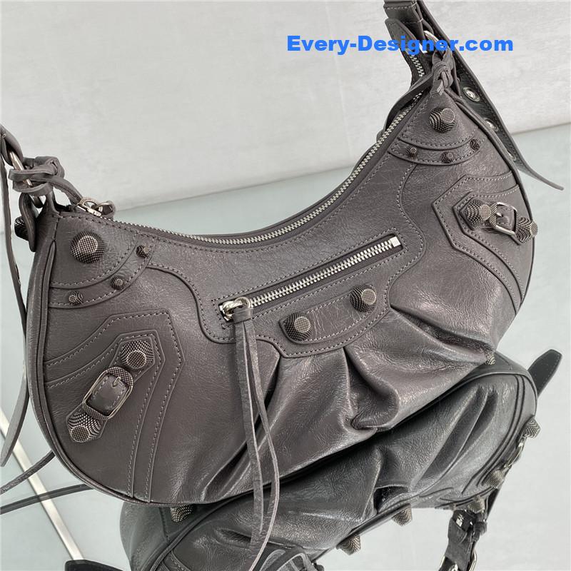 Ba1en*iaga le cagole leather shoulder bag