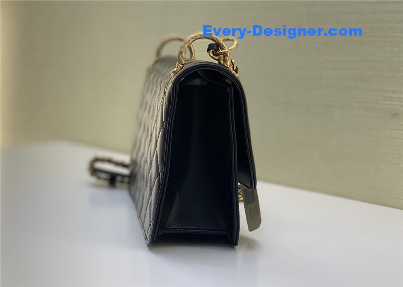 Ch**el chain flap bag