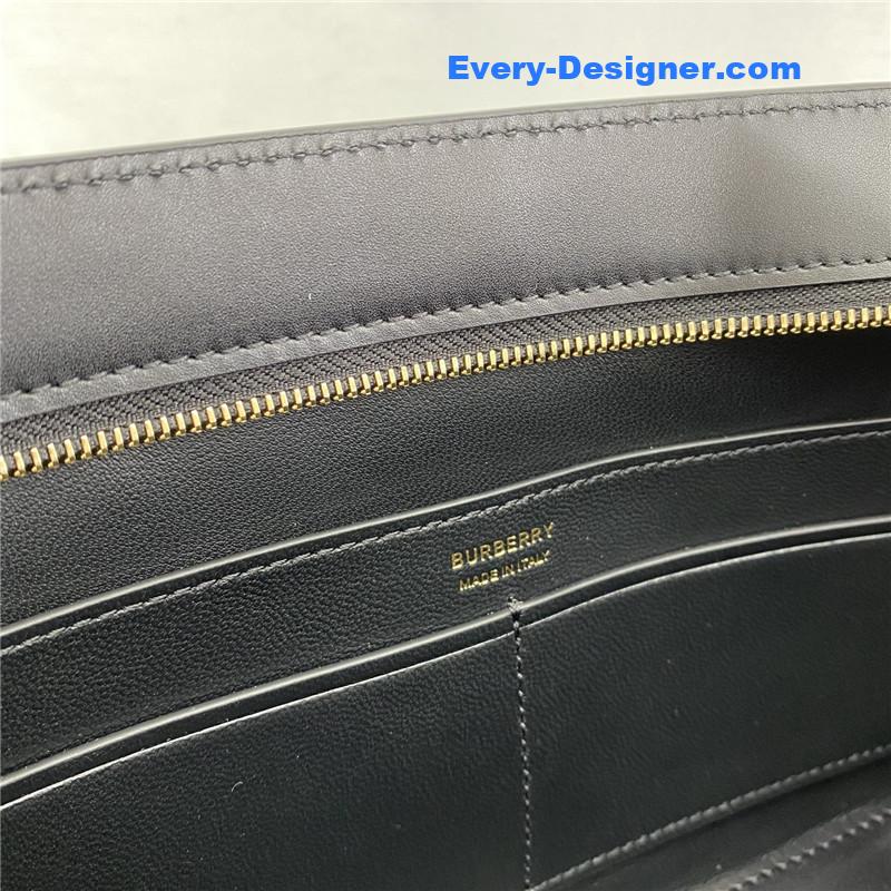 Bv*b*rry tb shoulder bag