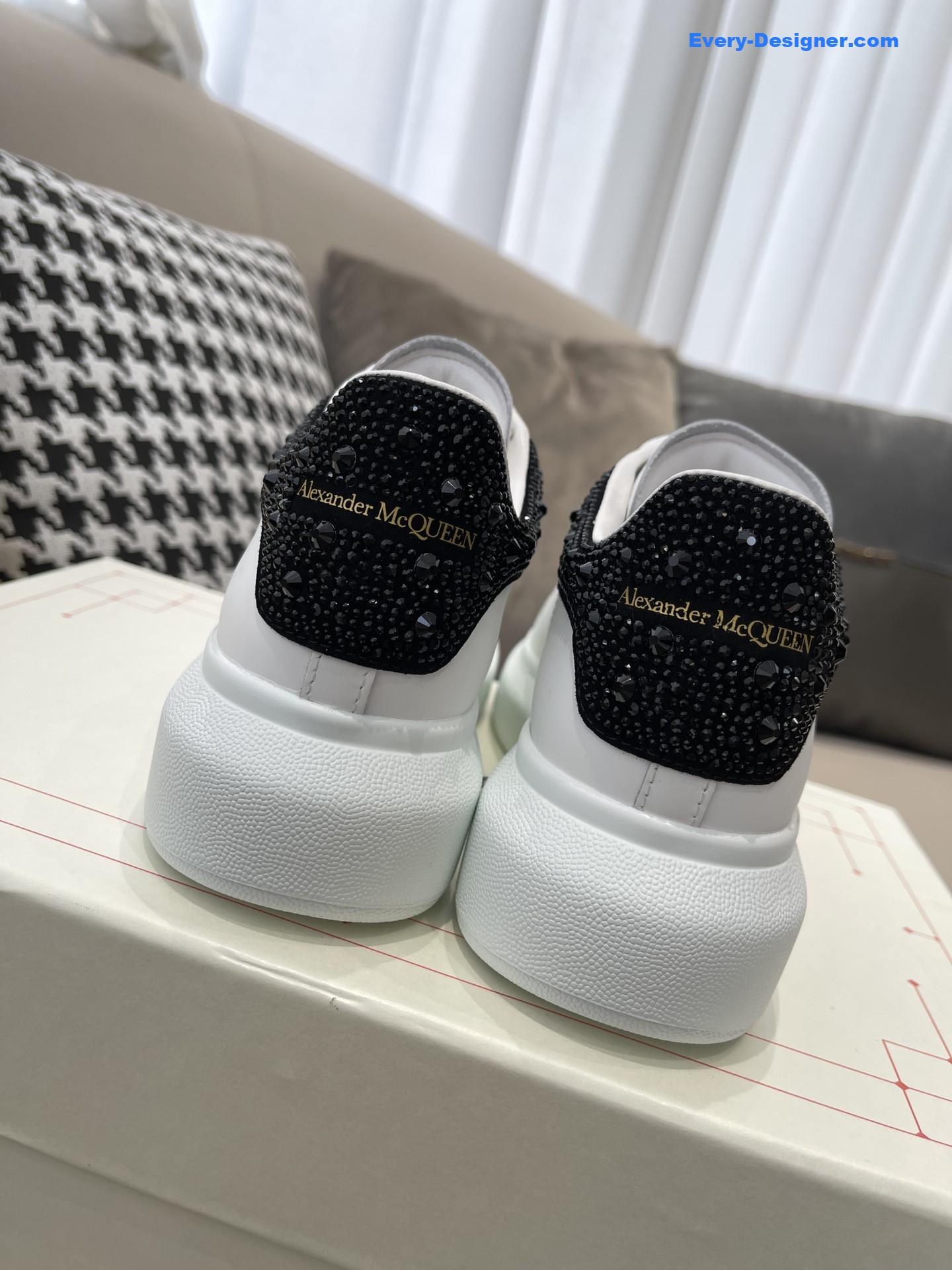 a1exa*der Mcqv*en couple sneakers