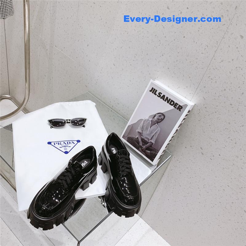 Pra*a lace up loafers