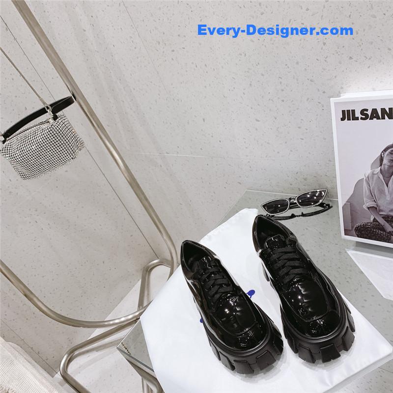 Pra*a lace up loafers