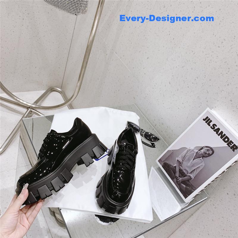 Pra*a lace up loafers