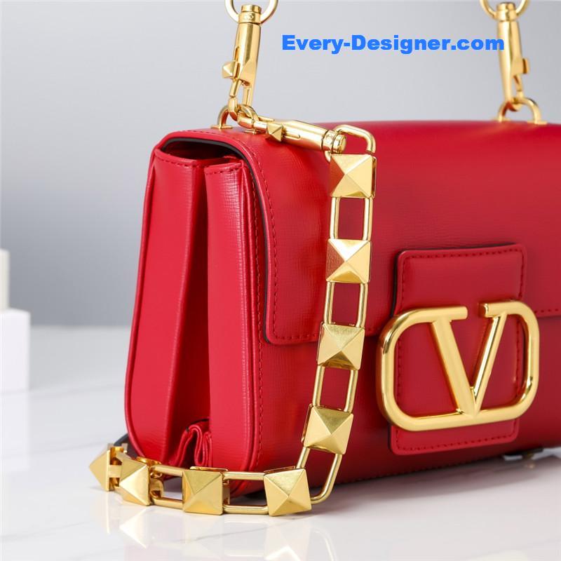 Va1e*ntin0 garavani stud sign shoulder bag