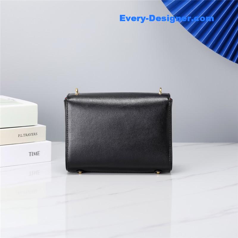 Va1e*ntin0 garavani stud sign shoulder bag