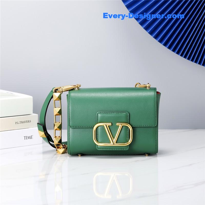 Va1e*ntin0 garavani stud sign shoulder bag