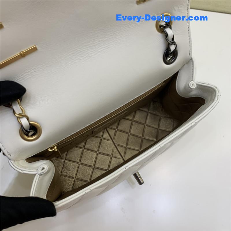 Ch**el badge cf metal decorative chain bag large