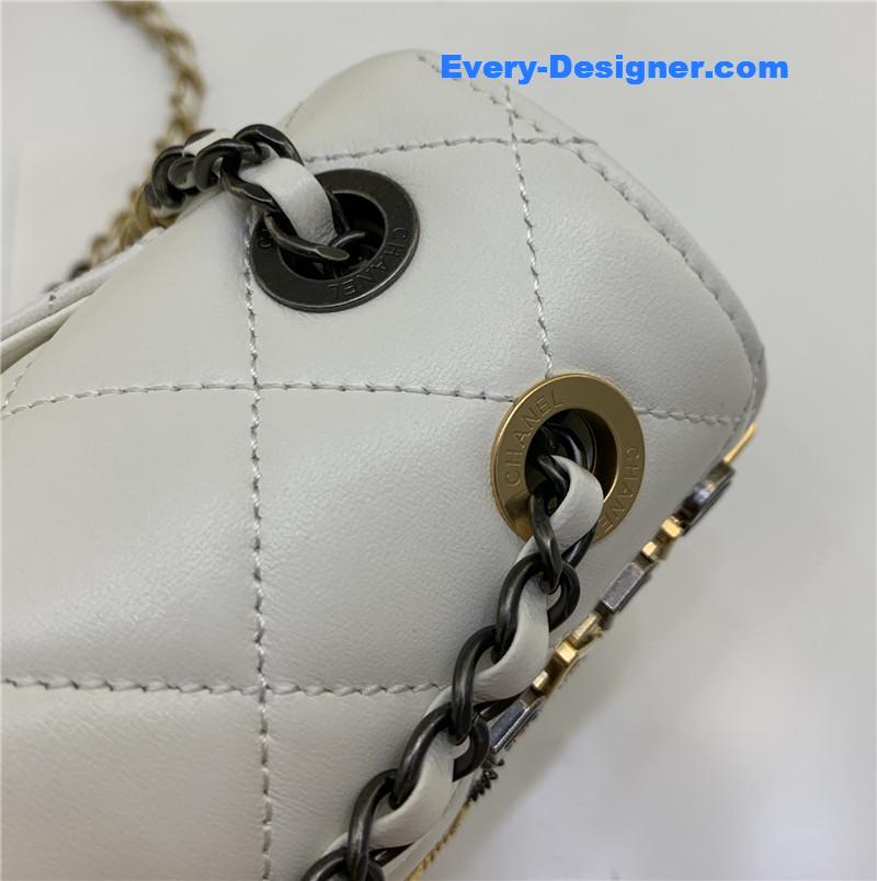 Ch**el badge cf metal decorative chain bag large