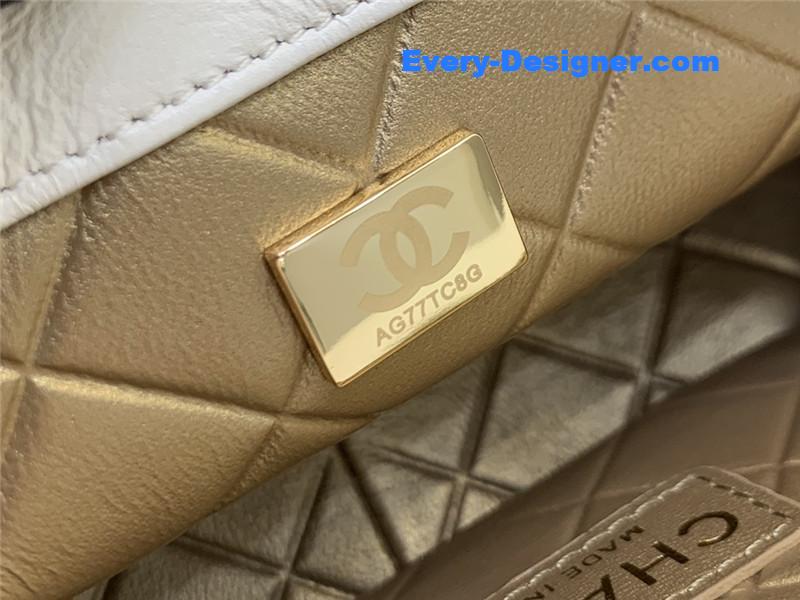 Ch**el badge cf metal decorative chain bag large