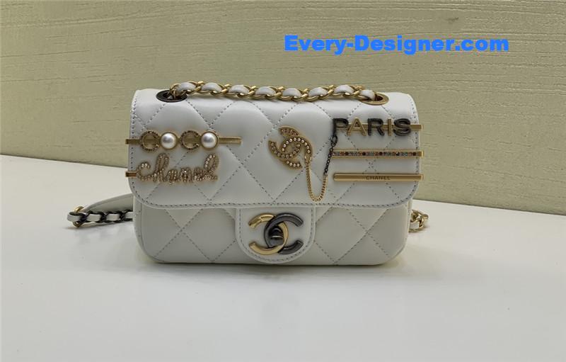Ch**el badge cf metal decorative chain bag