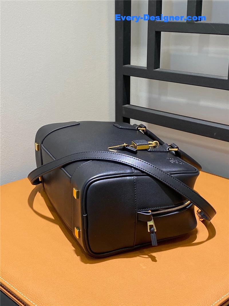 L0ew* amazona 28 bag