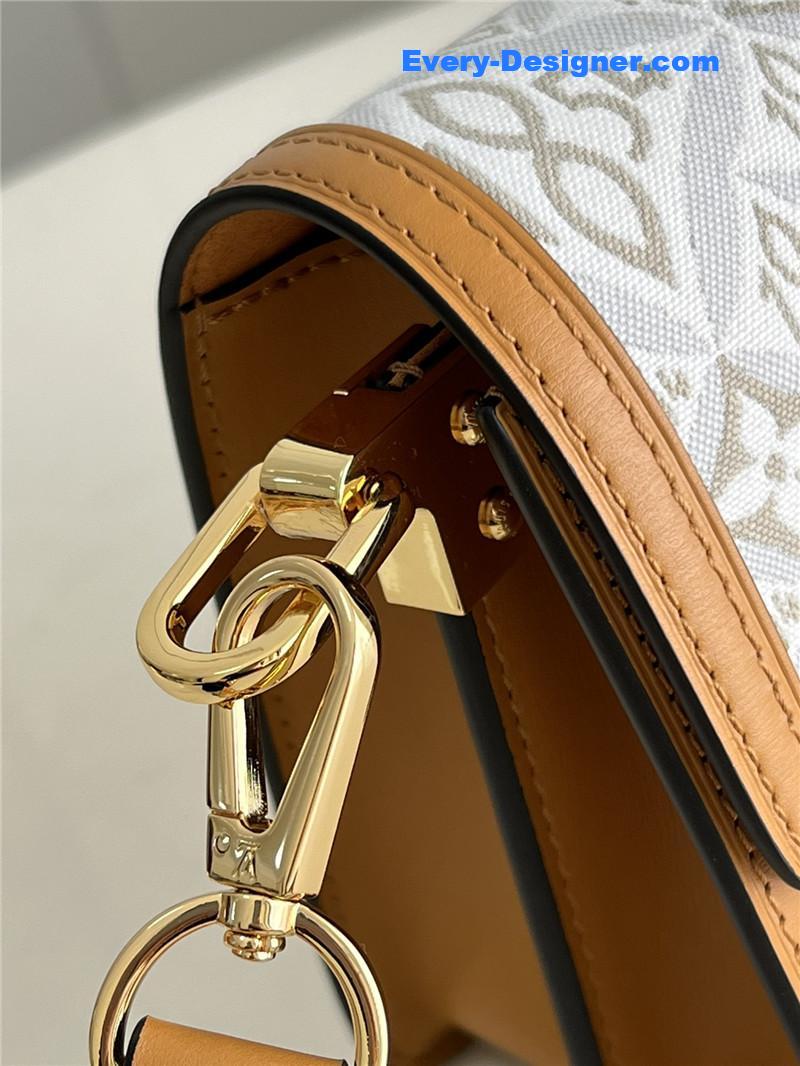 l0vis Vvtt0n lv dauphine small white monogram canvas bag