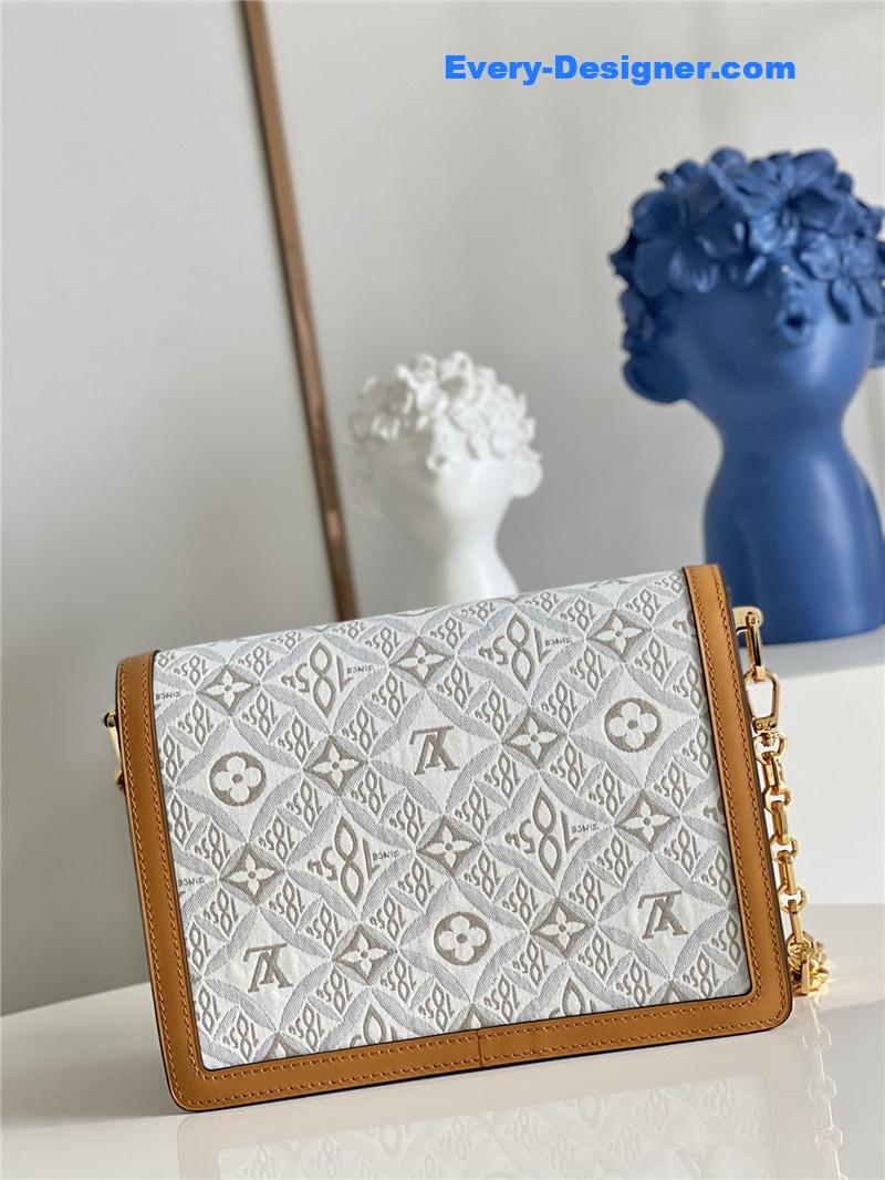 l0vis Vvtt0n lv dauphine mm white monogram canvas bag