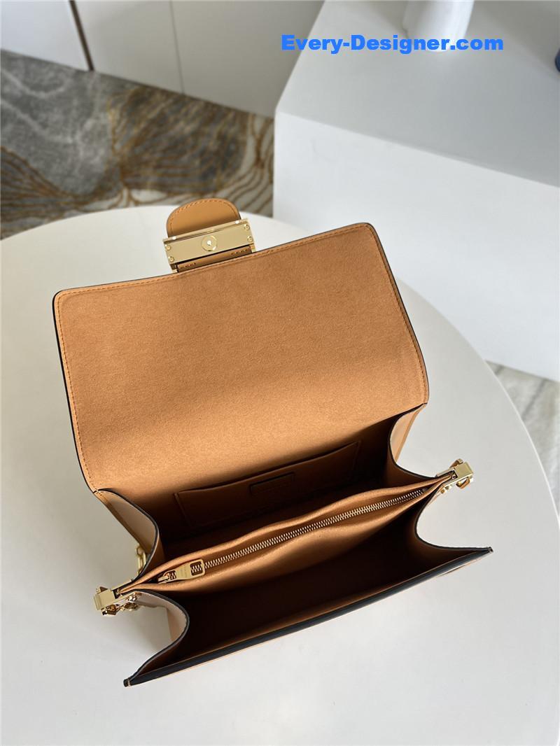 l0vis Vvtt0n lv dauphine mm white monogram canvas bag