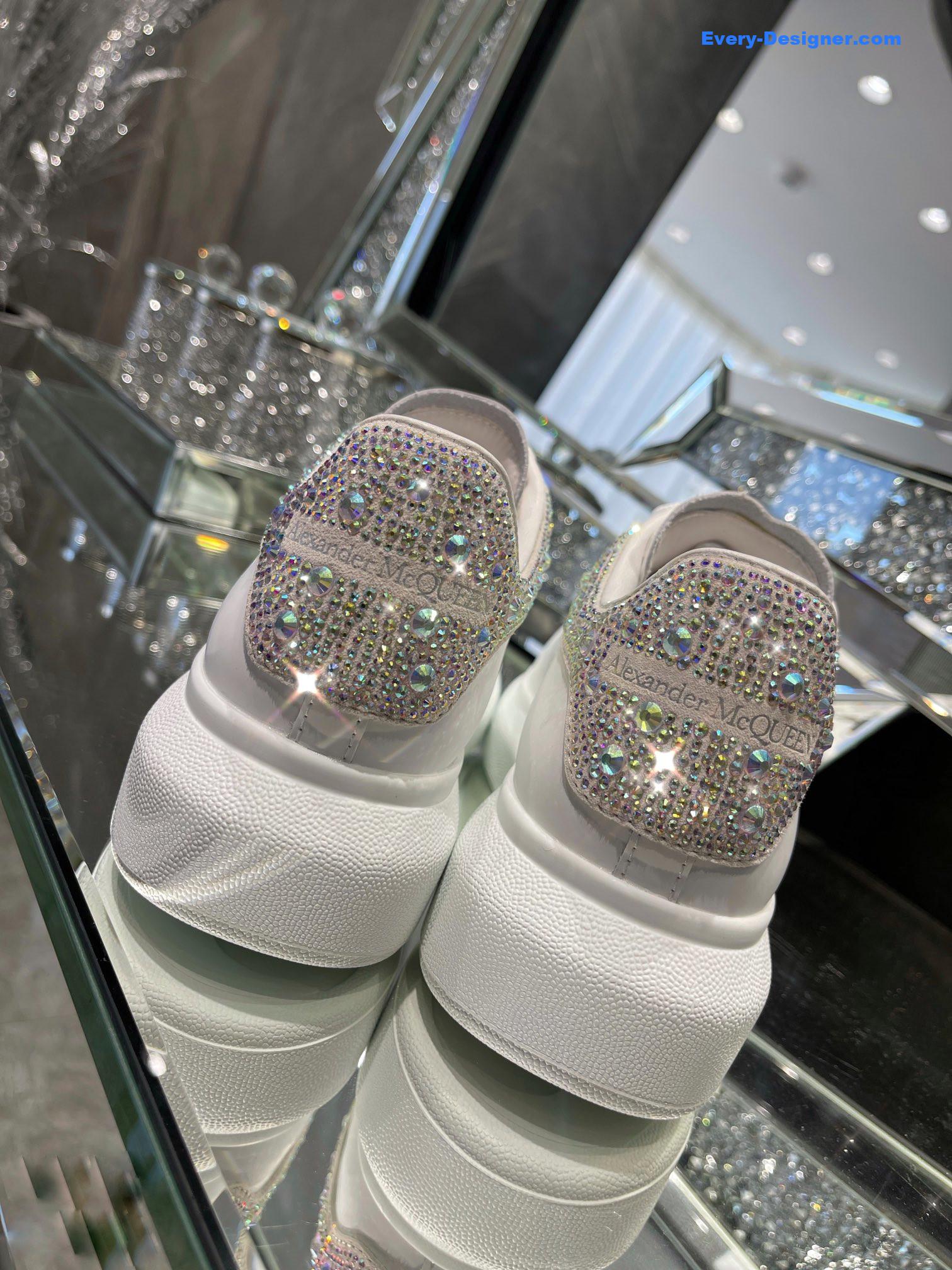 a1exa*der Mcqv*en couple sneakers